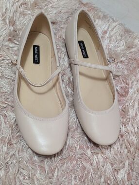 Nine West Klassic White/Bone Flats 7.5